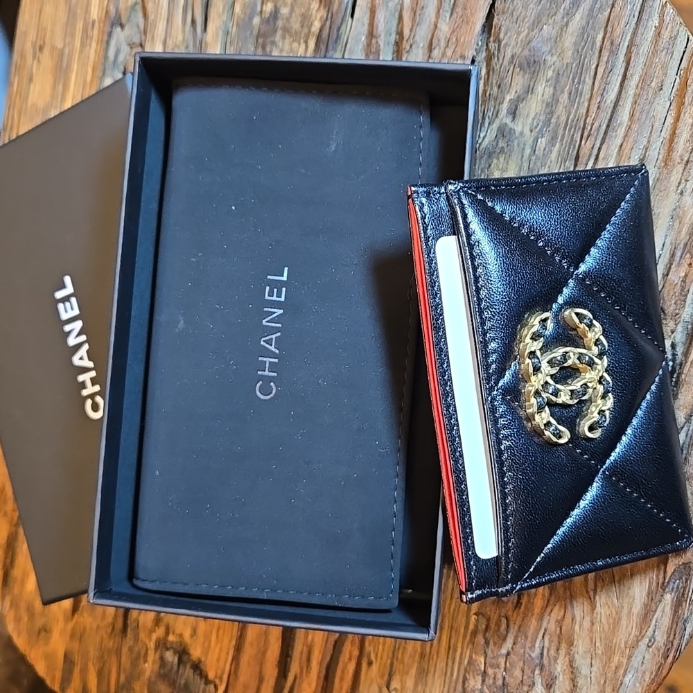 CHANEL Chanel 19 Card Case Lambskin Black AP1167